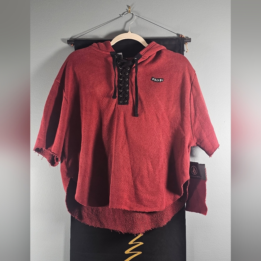 Volcom Burgundy Hooded Lace-Up Sweatshirt NWT Small